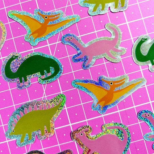 Glitzer-Dinos aus der Nähe
