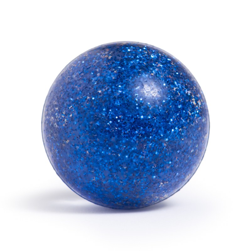Blauer Glitzerflummi, freigestellt
