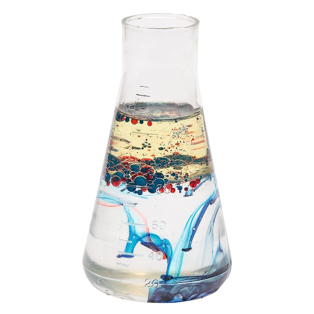Glaskolben mit farbigen Flüssigkeiten und Kügelchen