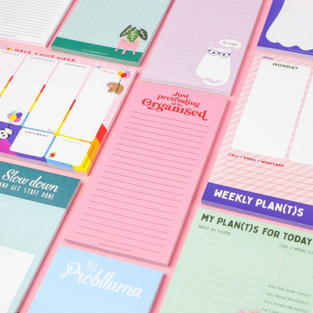 Rosa To-do-Block zwischen Planern in Mint